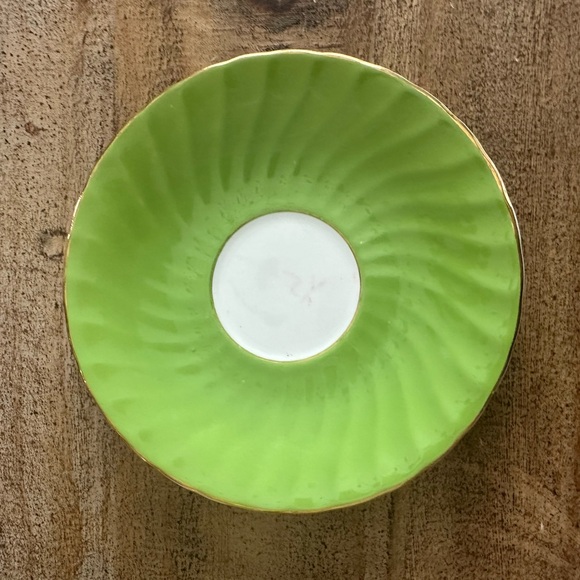 Delphine bone china tea cup and saucer - Picture 3 of 4